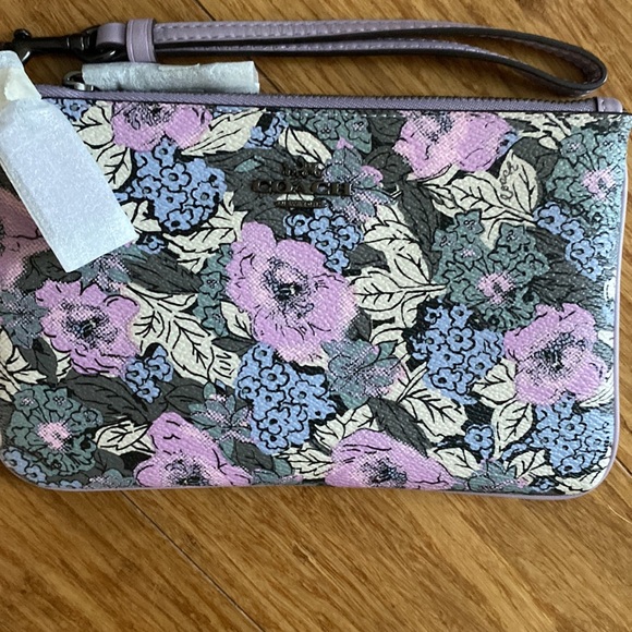 NWT! Coach Soft Lilac print Taylor Zip tote / matching wristlet set - Picture 6 of 7